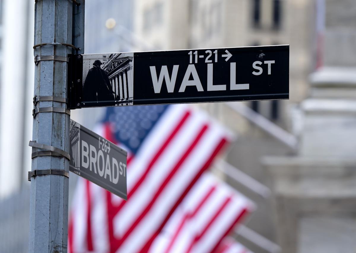 Nasdaq drops over 1% as Palantir, AMD drag down tech