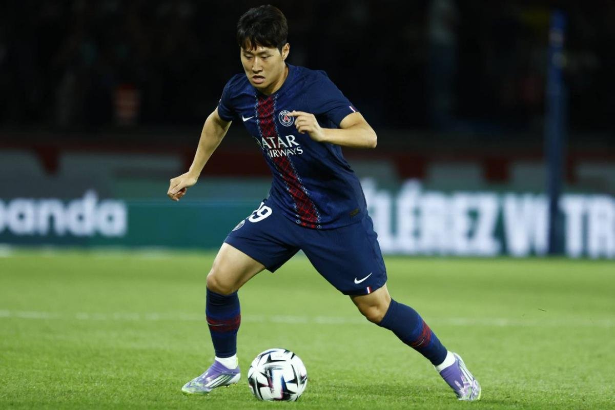 Nottingham Forest a fait une offre au PSG pour Lee Kang-In