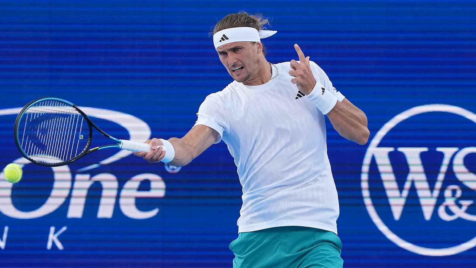 Alexander Zverev sinks Ben Shelton to set Alcaraz SF in Cincinnati | ATP Tour