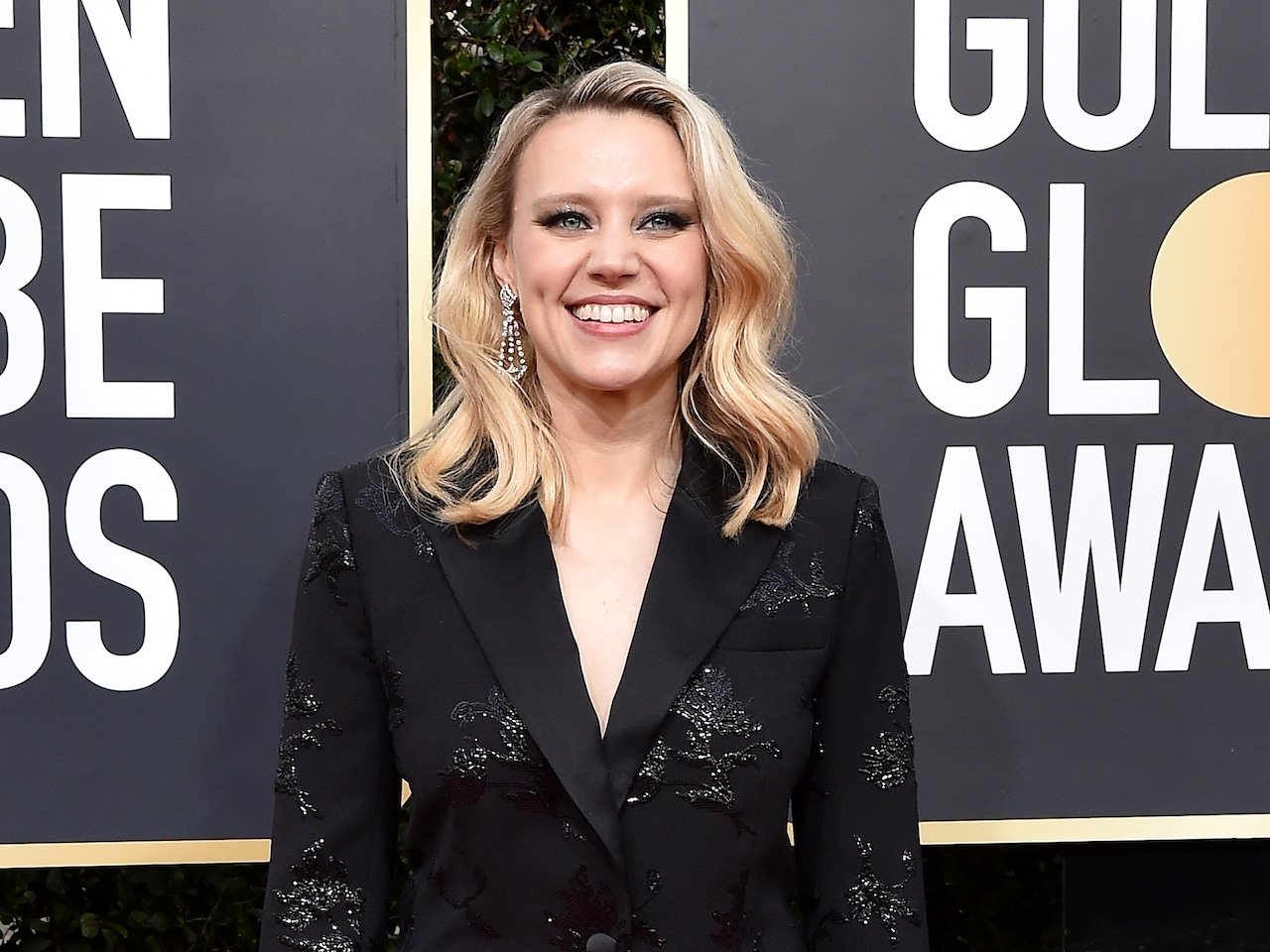 Kate McKinnon reveals she has geographic tongue
