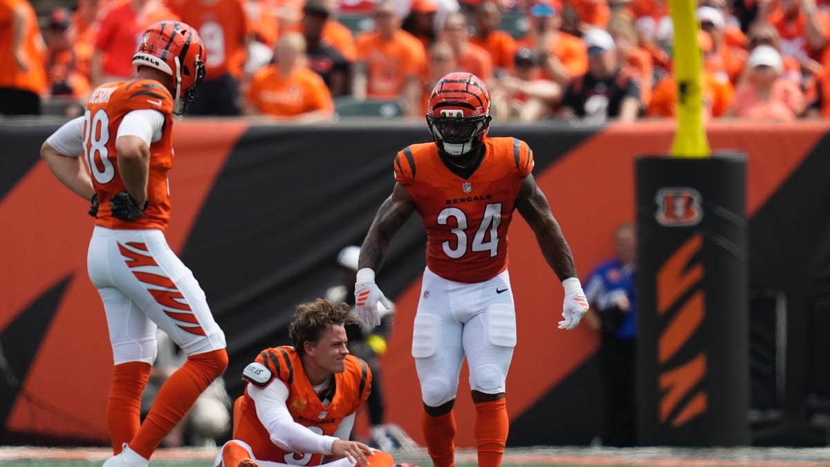 Bengals quarterback Joe Burrow injured in NFL Week 2 vs Jaguars