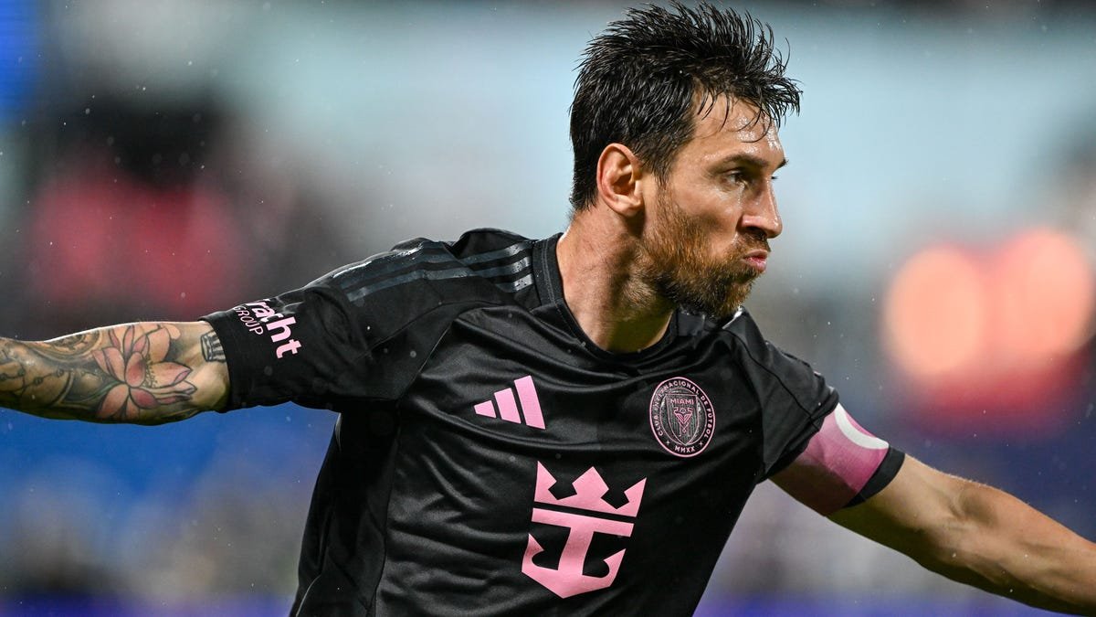 Time, TV, is Messi playing?