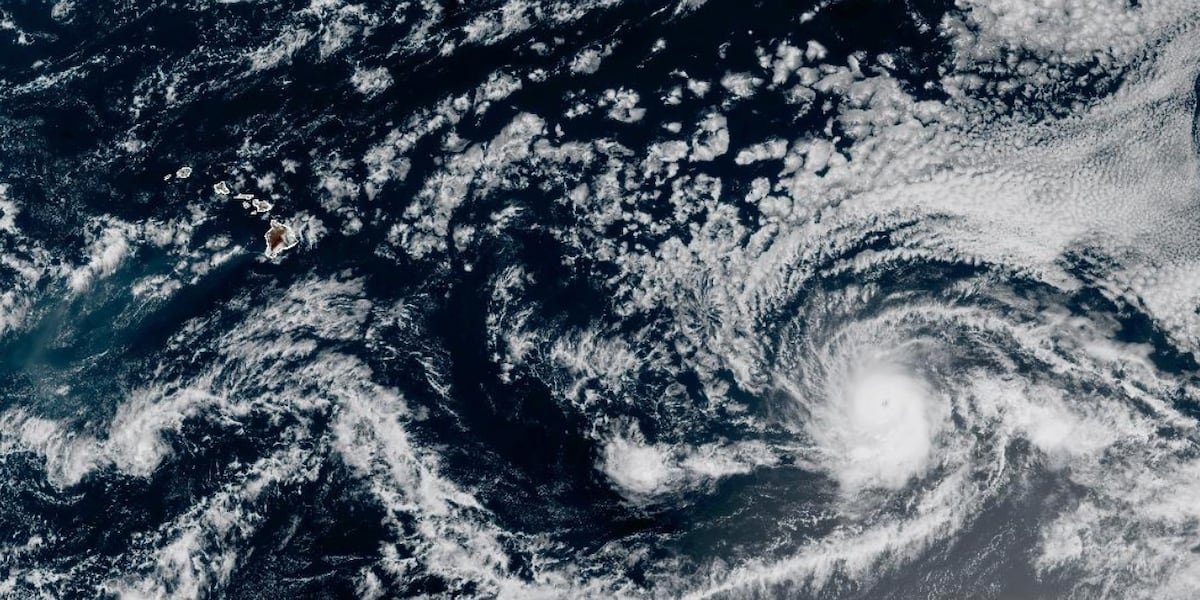 Kiko now a hurricane as it continues slow track westward