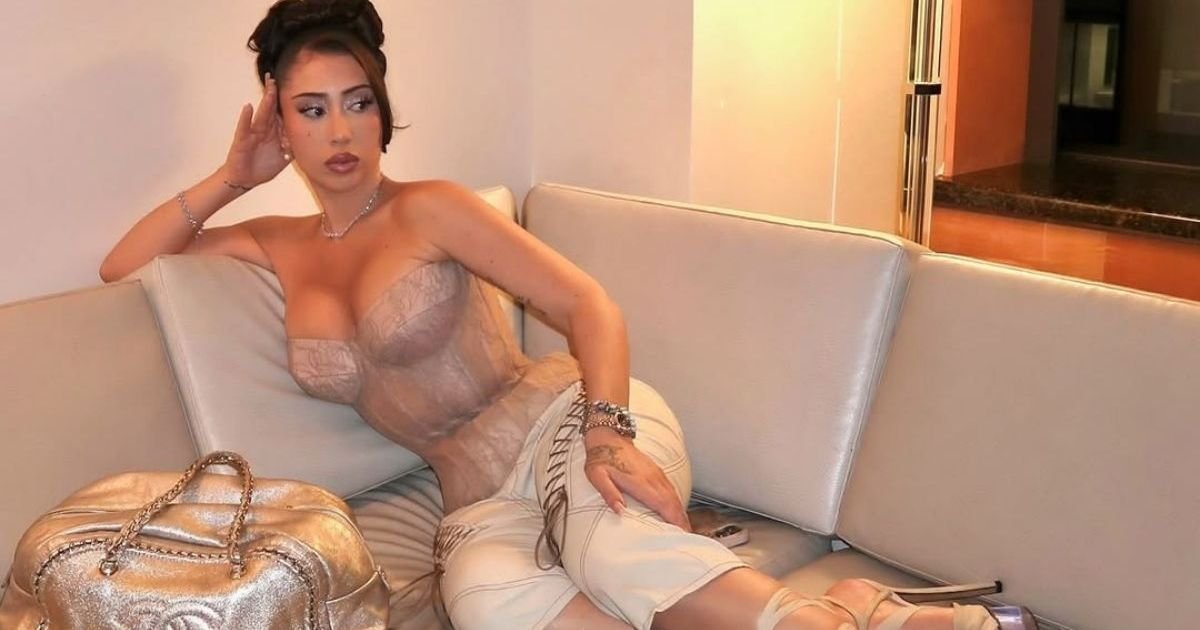 Kali Uchis Looks Like a ‘Baby Doll’ in Daring Corset Top, Fans Say