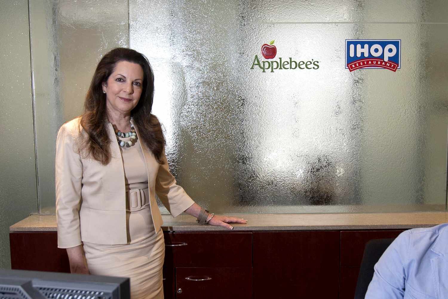 Woman Claims She Was Denied the CEO Role at Applebee’s Before Buying the Company