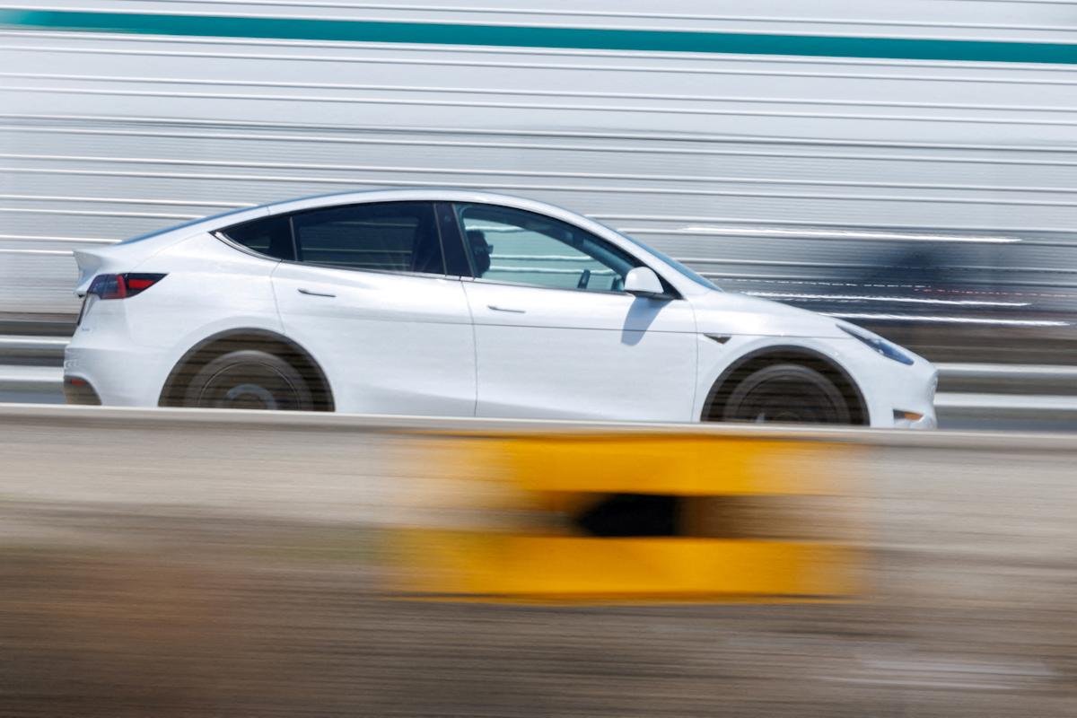 Tesla to reveal cheaper Model Y in response to loss of tax credit