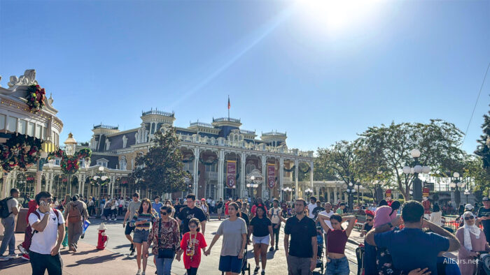 Christmas Eve Crowds at Disney World Are NOT What We Expected