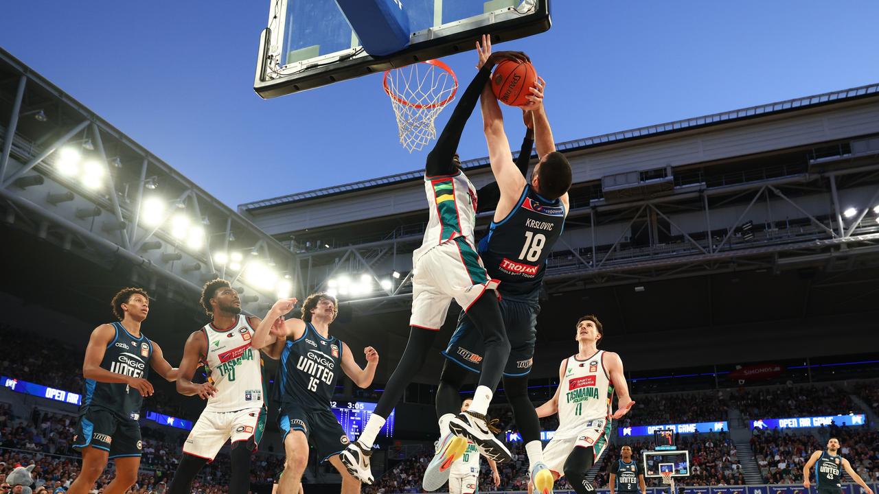 Tasmania JackJumpers def Melbourne United in open air game, score, result, highlights, video, latest news