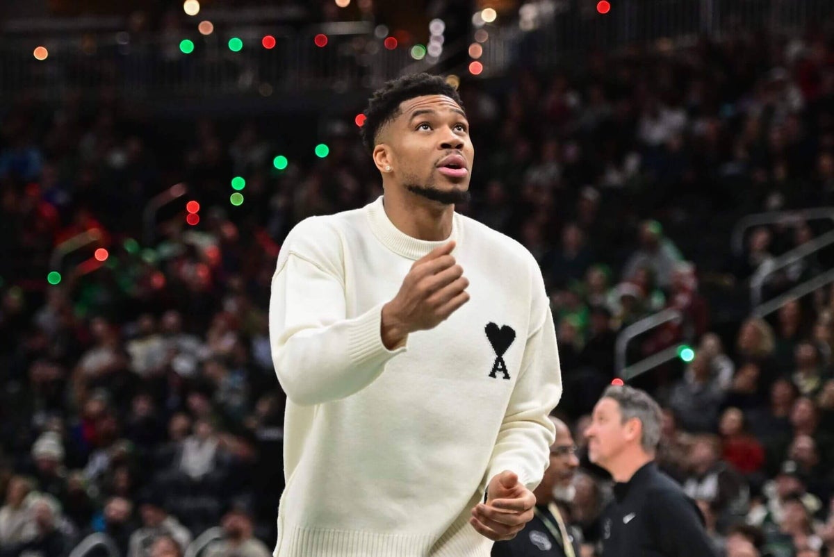 Giannis Antetokounmpo likely to return from calf injury Saturday vs. Bulls: Sources