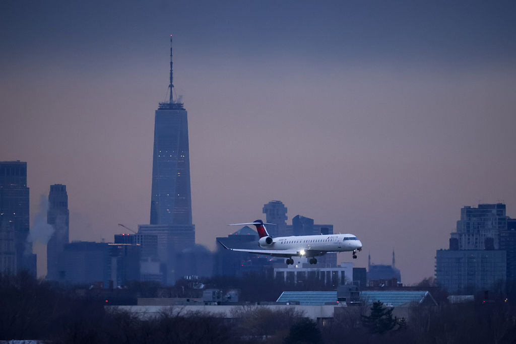 Thousands of Flights Delayed as Winter Storm Sweeps the U.S.