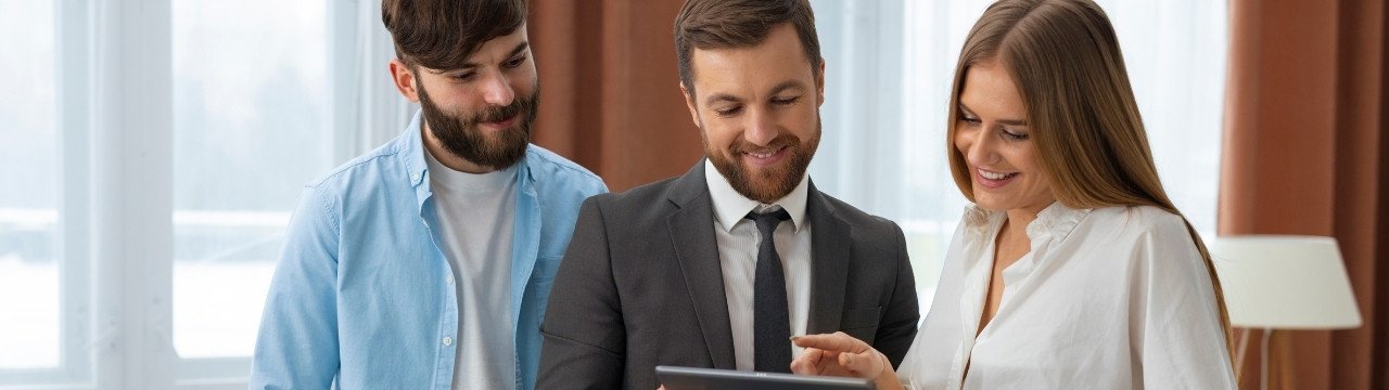 Best Real Estate Agent: How to Find & Hire the Right One