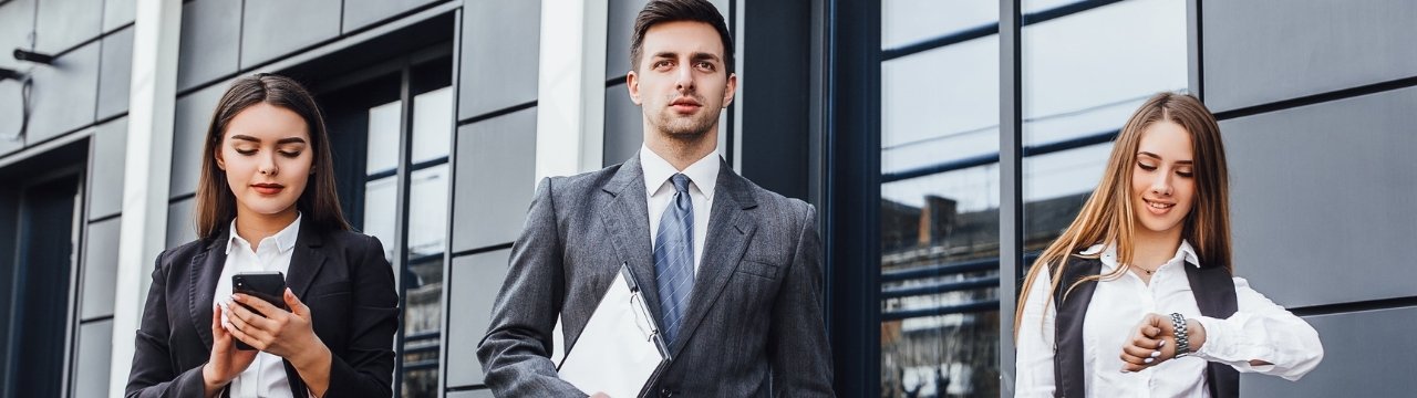 Why Business Professional Attire Still Matters Today