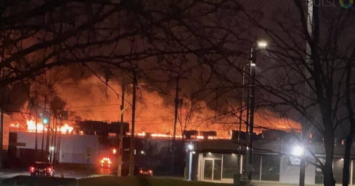 Flames, smoke seen from roof of Fuyao building – WHIO TV 7 and WHIO Radio