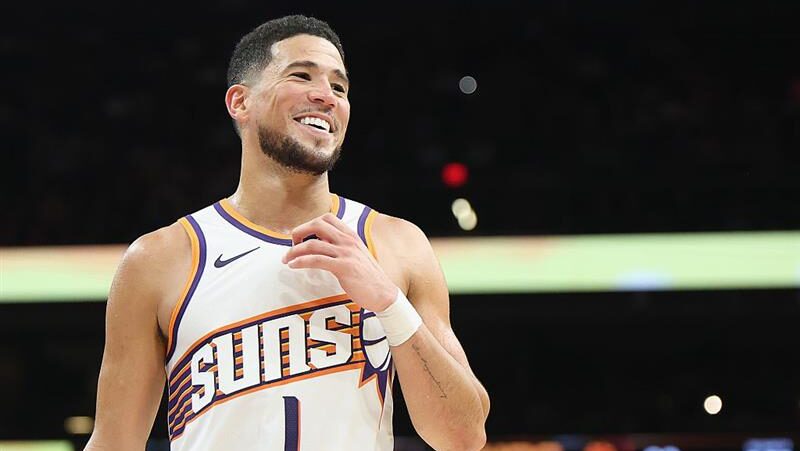 Devin Booker surprises BYU men’s basketball team with Book 2s