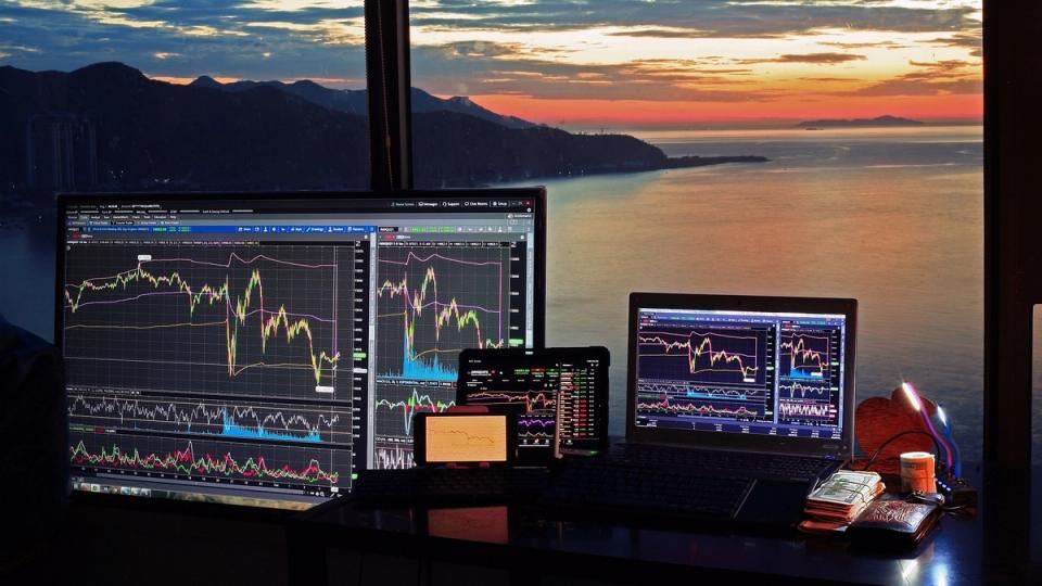 Stocks catch up with BTC’s earlier crash to $60,000 as bond yields surge