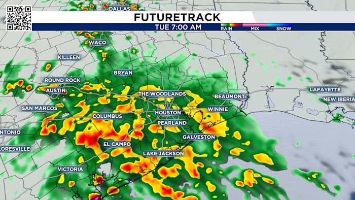 2-3″ per hour, minor flooding, 38% higher crash risk.