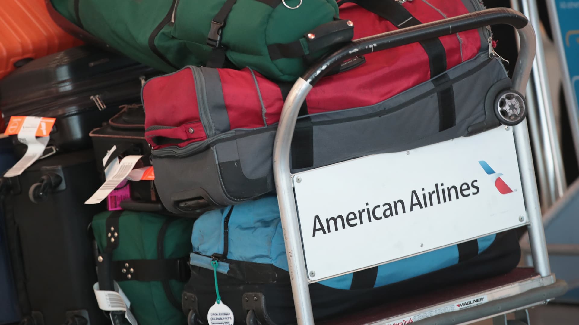 American Airlines makes bag fees even more expensive for basic economy