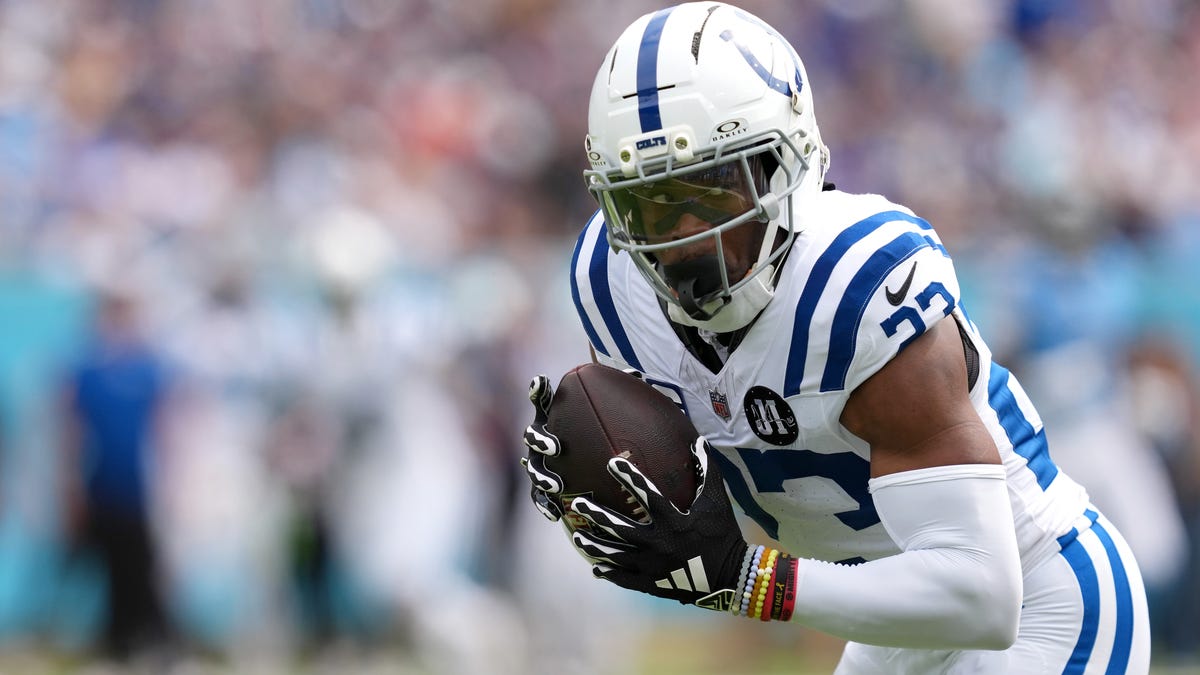Colts and CB Kenny Moore reportedly agree to seek a trade