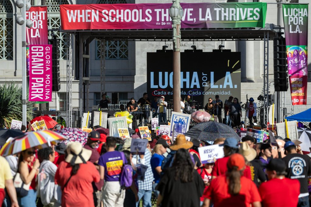 LAUSD strike looms as talks with teachers’ union continue into the weekend – Daily News