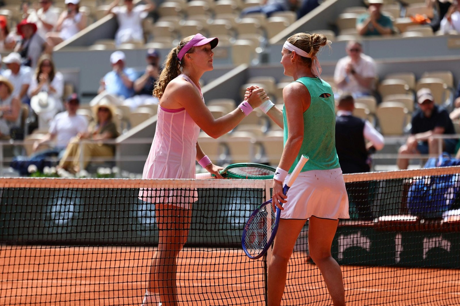 Andreeva pins place in RG business end – Roland-Garros 2026