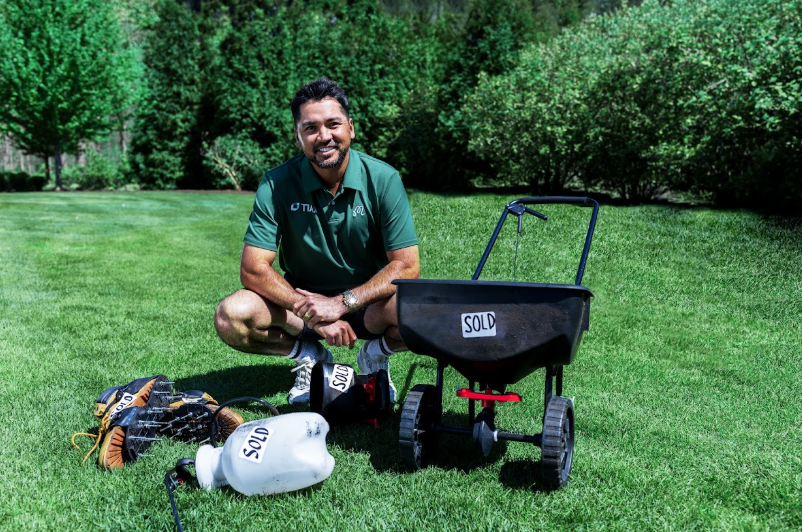 Jason Day hosts yard sale to help you—yes, you—with Lawn Care