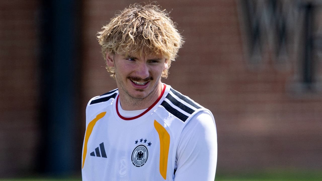 Kein Scherz!: DFB-Stars spielen im Hotel „Verstecken“ | Sport