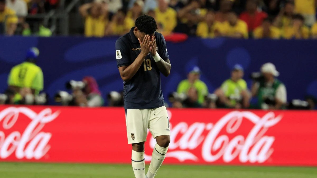 Hermano de Gonzalo Plata explota contra quienes llevaron huevos a la concentración de Ecuador
