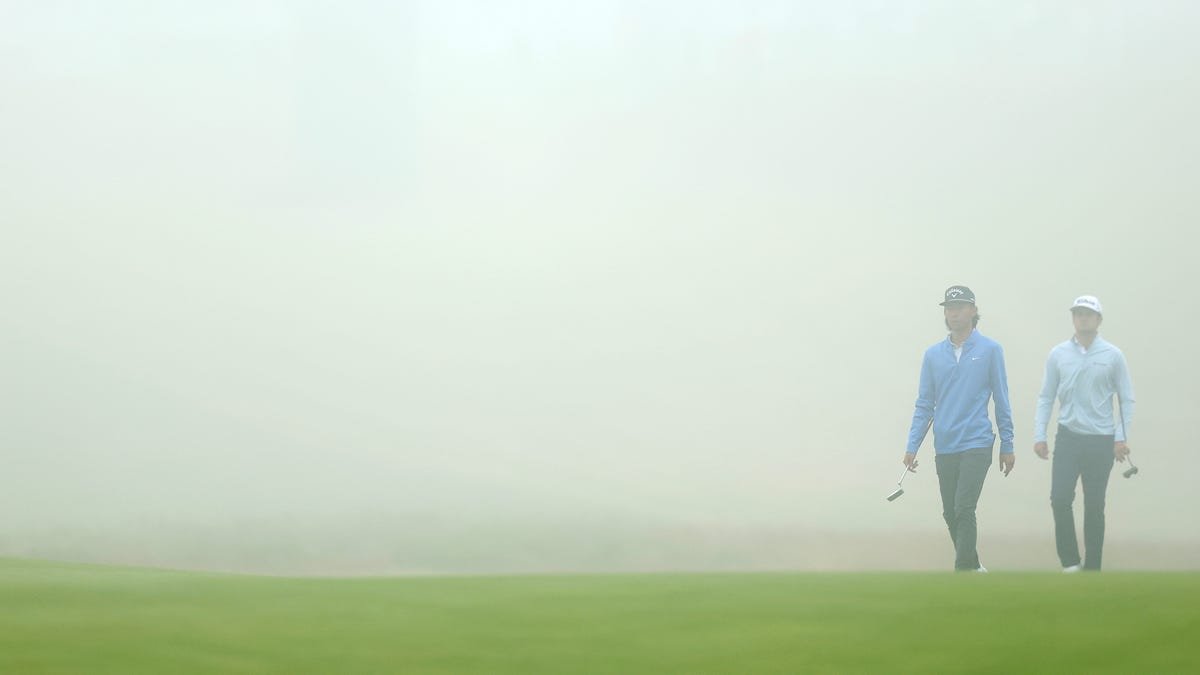 US Open live weather updates, fog suspends play in Round 1