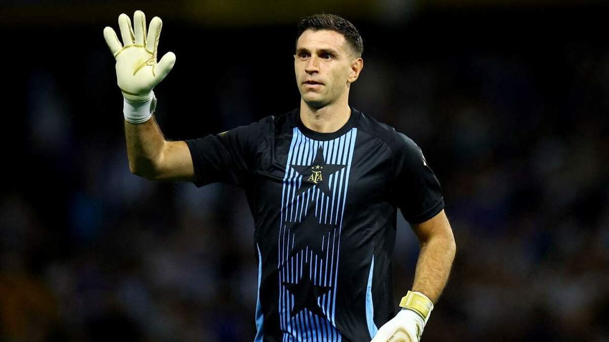 Emiliano Martínez podría dejar al Aston Villa para ir a Juventus