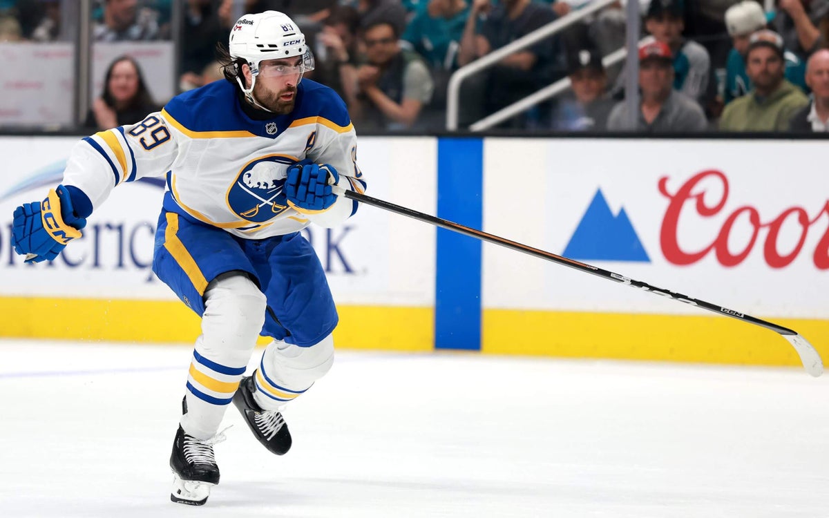 Alex Tuch gets 8-year, $10.5 million AAV deal as Capitals, Sabres execute sign-and-trade
