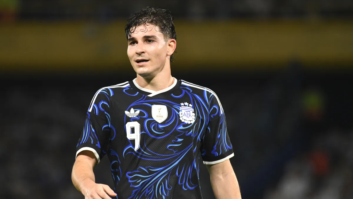Por qué no juega Julián Álvarez hoy: La razón de su ausencia en Argentina vs. Austria image