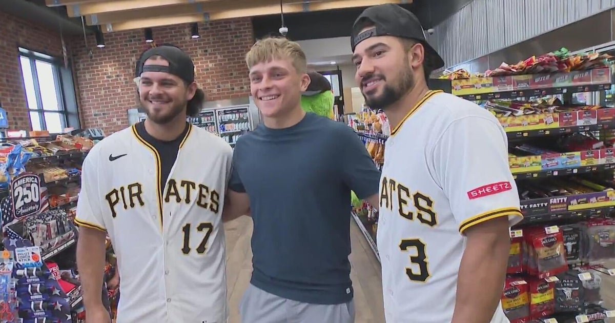 Pirates’ Griffin, Jones and Gonzales surprise customers at Pittsburgh-area Sheetz