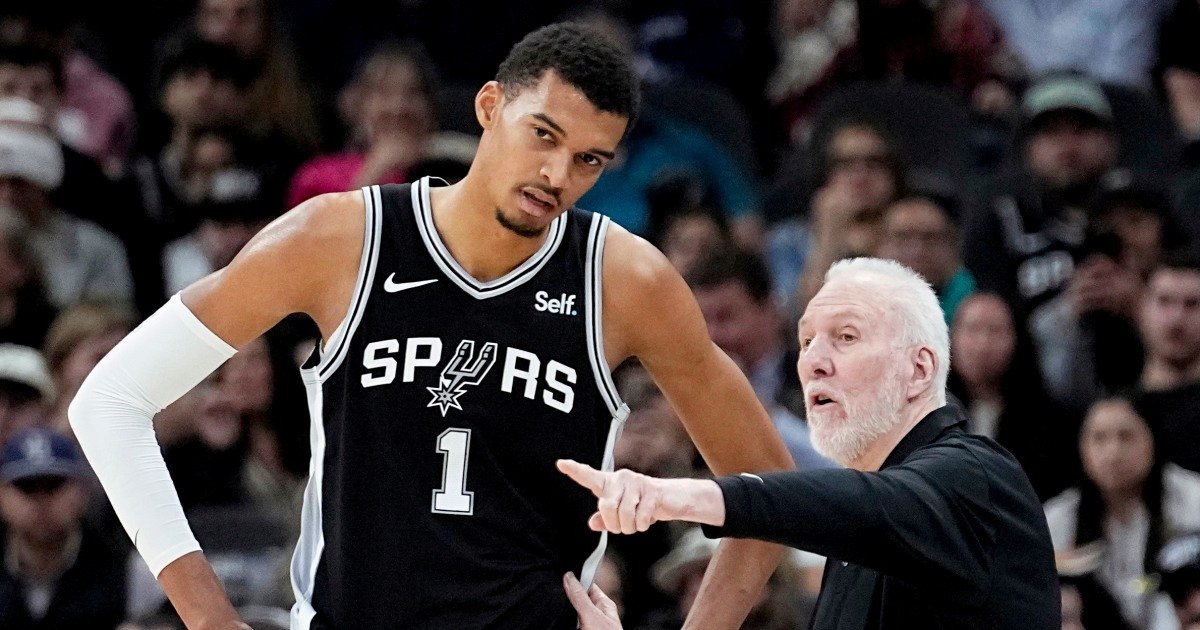 The Spurs’ secret weapon this postseason? A former coach offering pearls of wisdom