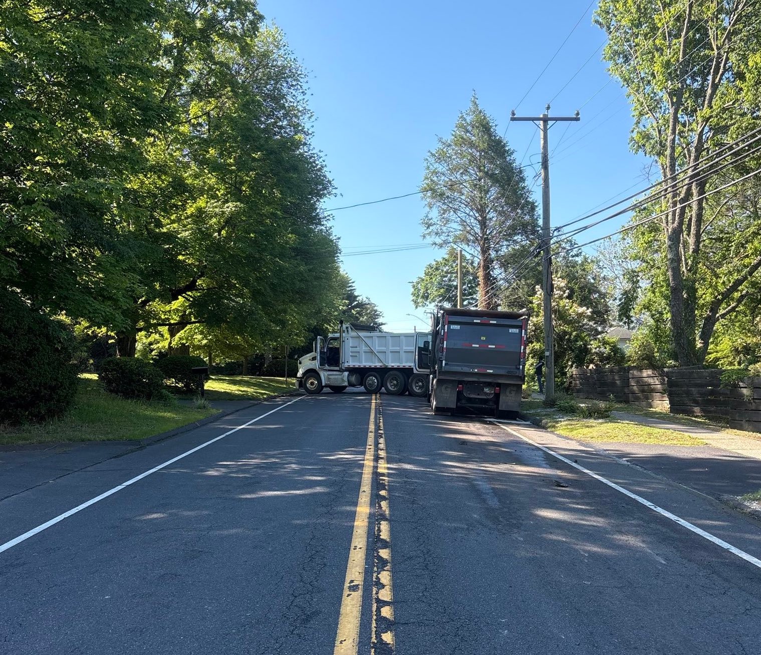 West Hartford Police: Dump Trucks and School Bus Involved in Crash – We-Ha