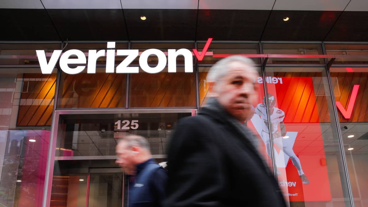 Strict Verizon policy leaves customers waiting longer in stores