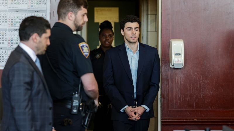 Luigi Mangione will argue a psychiatric defense in state murder trial
