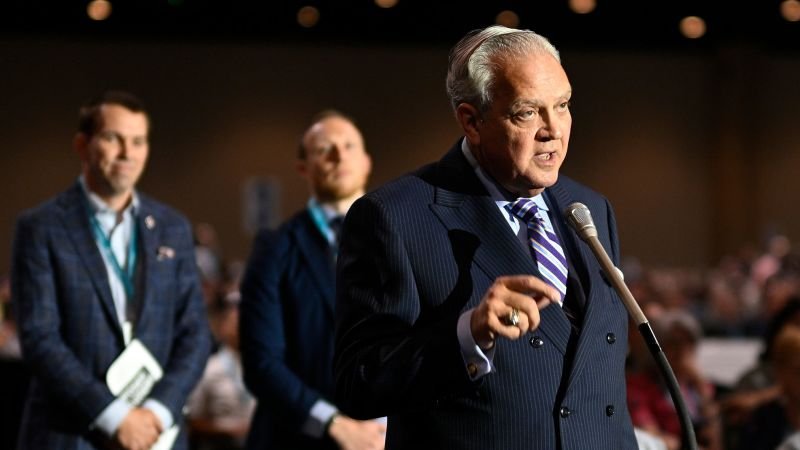 Southern Baptists vote to advance a formal ban on churches with women pastors