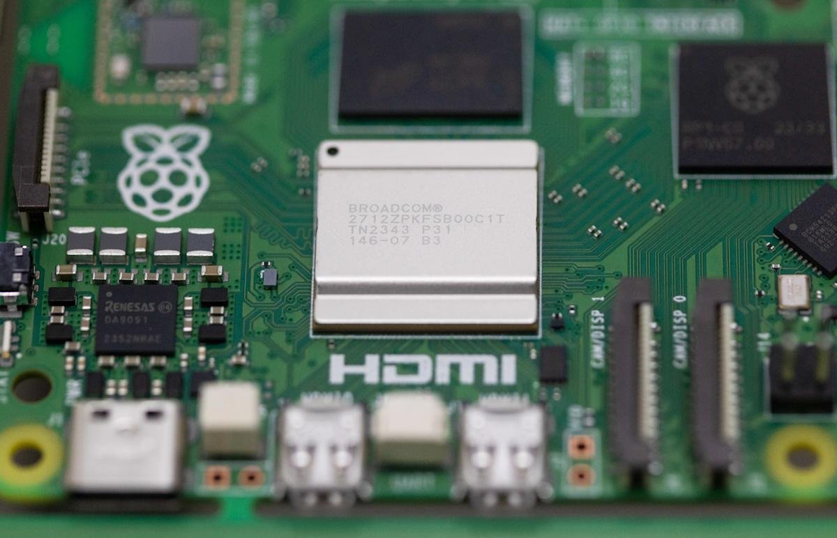 Broadcom stock hovers at all-time highs ahead of earnings