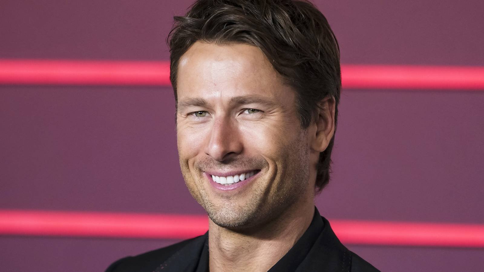 1 Year Later, Glen Powell’s Stephen King Sci-Fi Thriller Is Officially Taking Over Paramount+