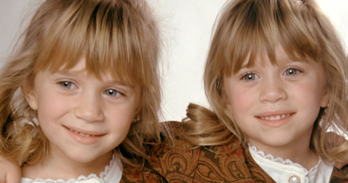 Mary-Kate and Ashley Olsen Make Rare Appearance With All Four Sibings