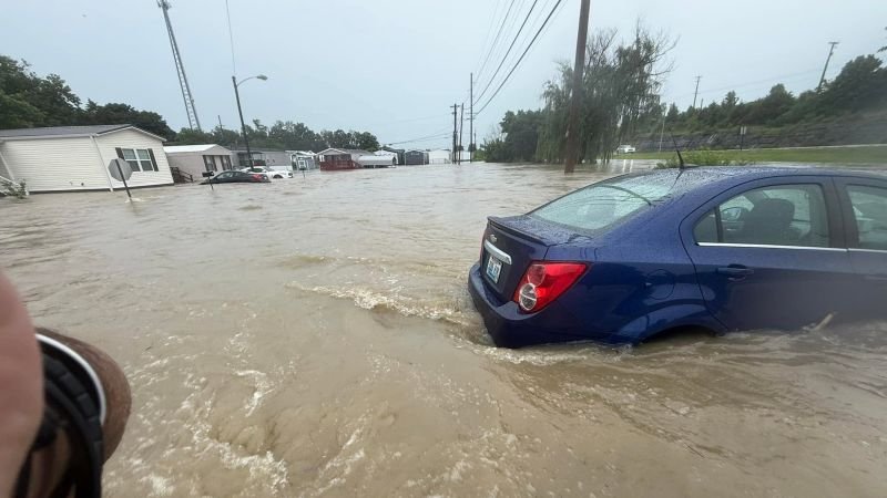 4 dead in Kentucky floods, governor declares state of emergency as search and rescue efforts underway