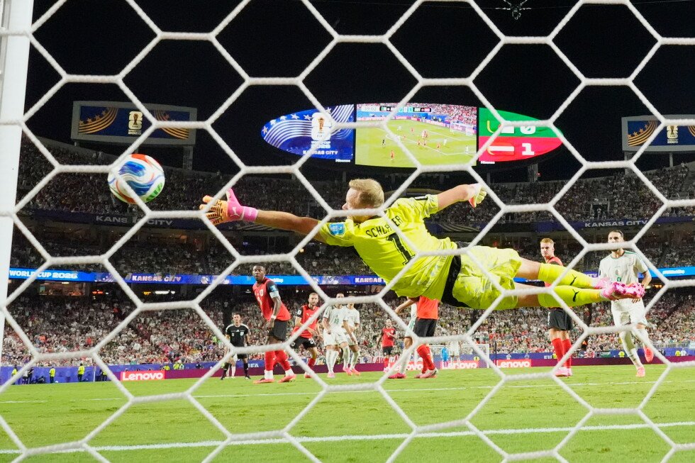 Austria y Argelia empatan 3-3 y ambos avanzan a 16vos de final del Mundial; Irán, eliminado