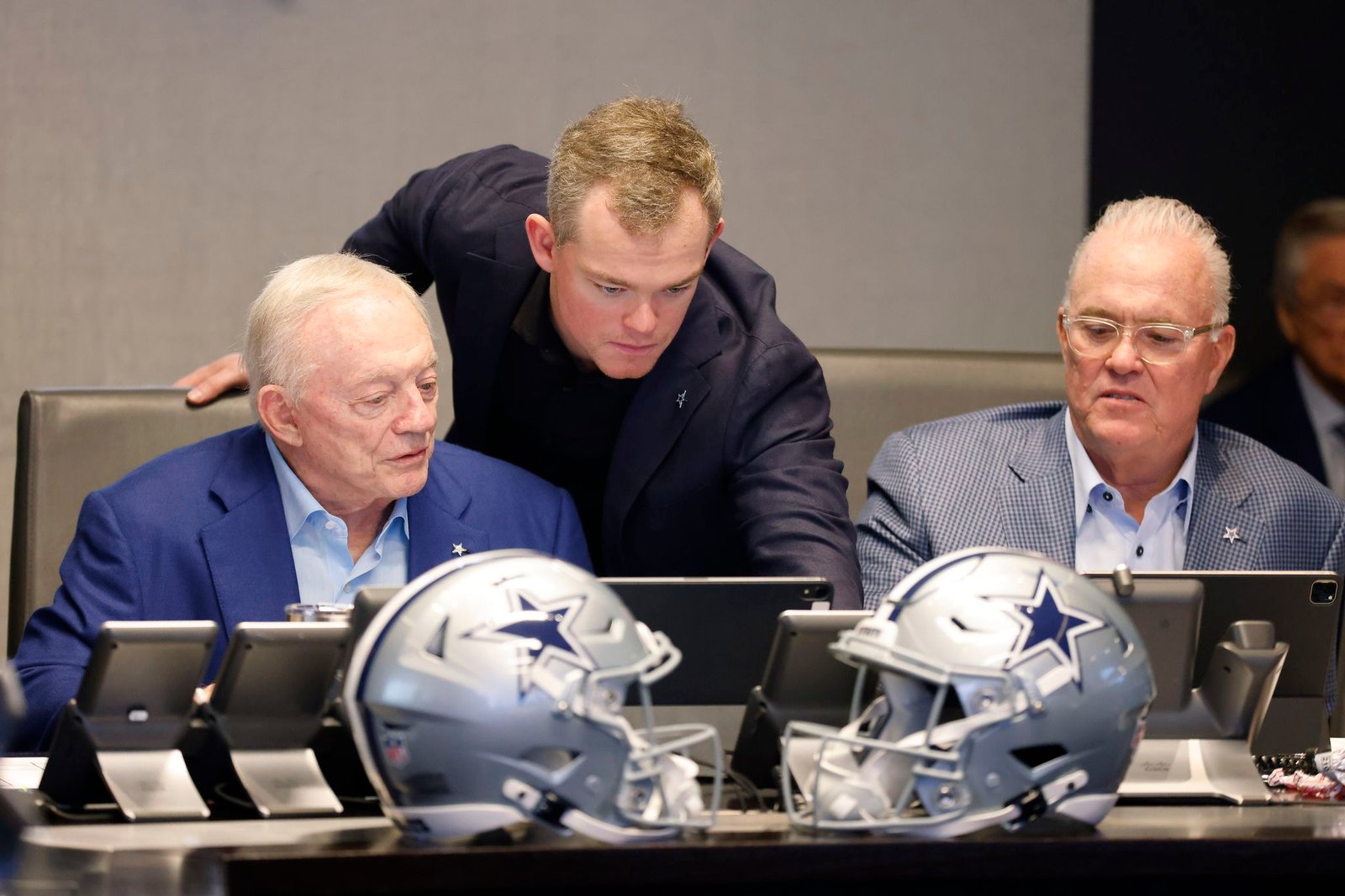 Cowboys’ Jerry Jones will soon welcome another great-grandchild