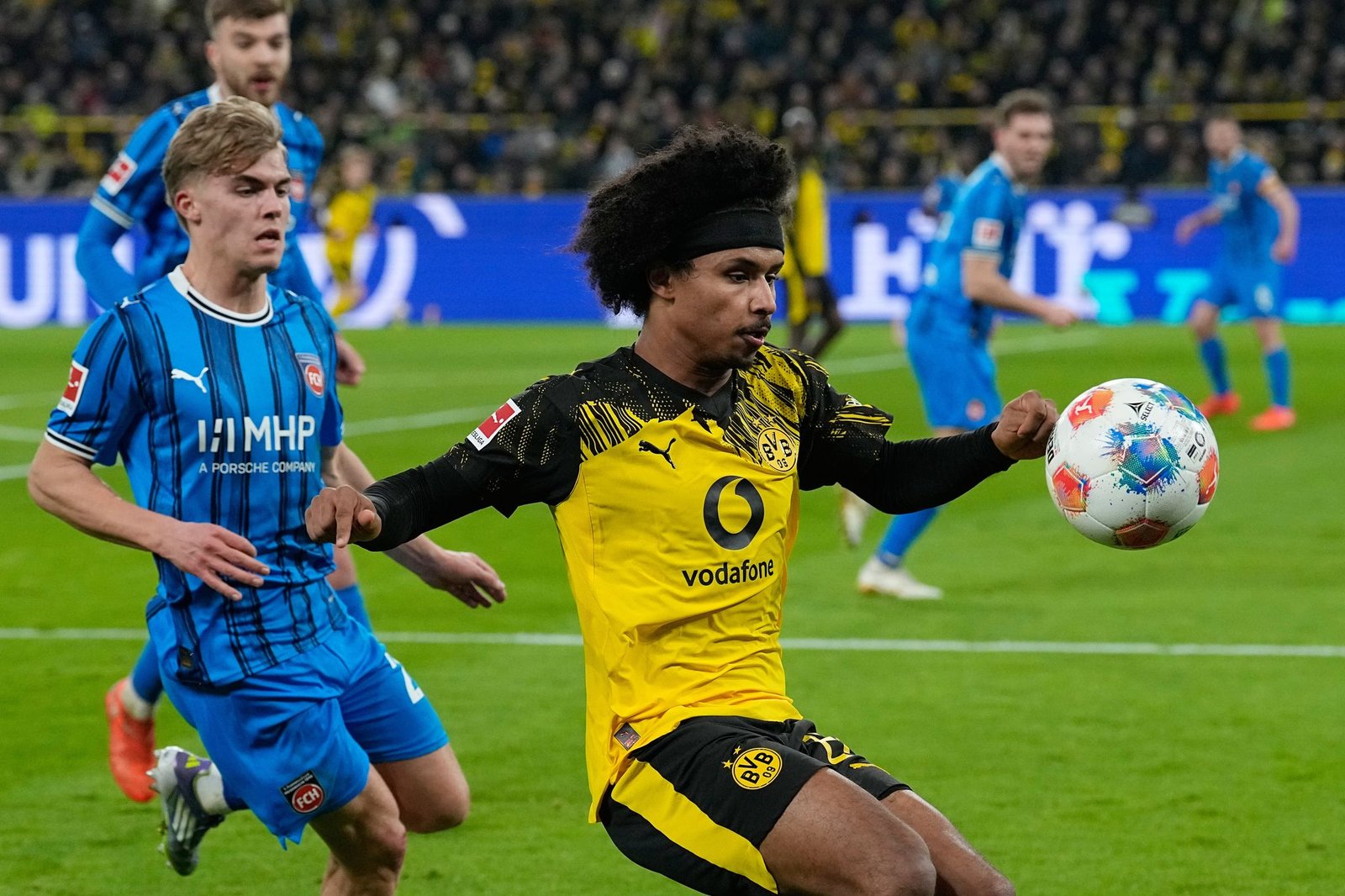 Barcelona ficha al delantero Karim Adeyemi de Borussia Dortmund hasta 2031