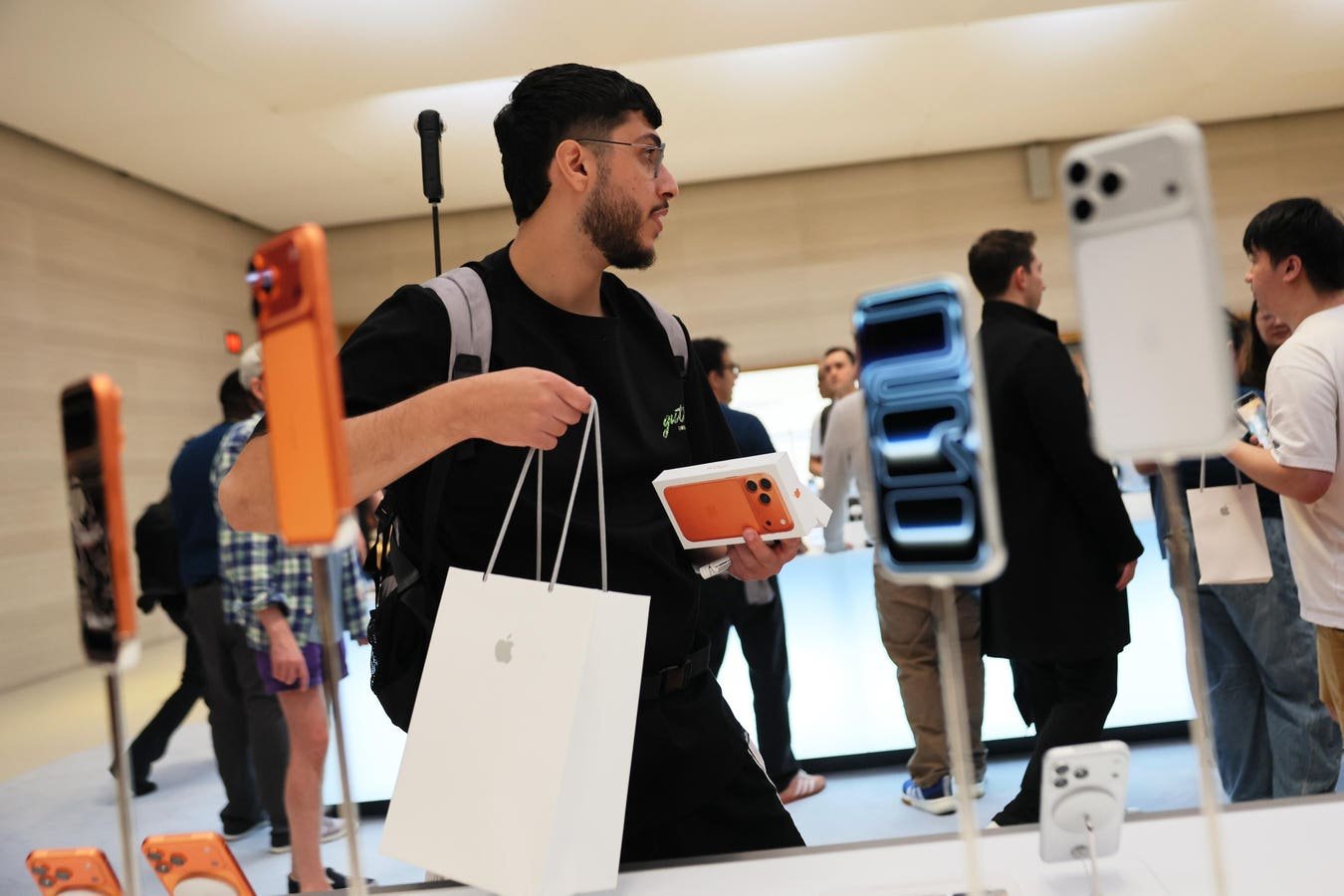 Spring Delay Boosts Autumn iPhone 18 Pro Sales