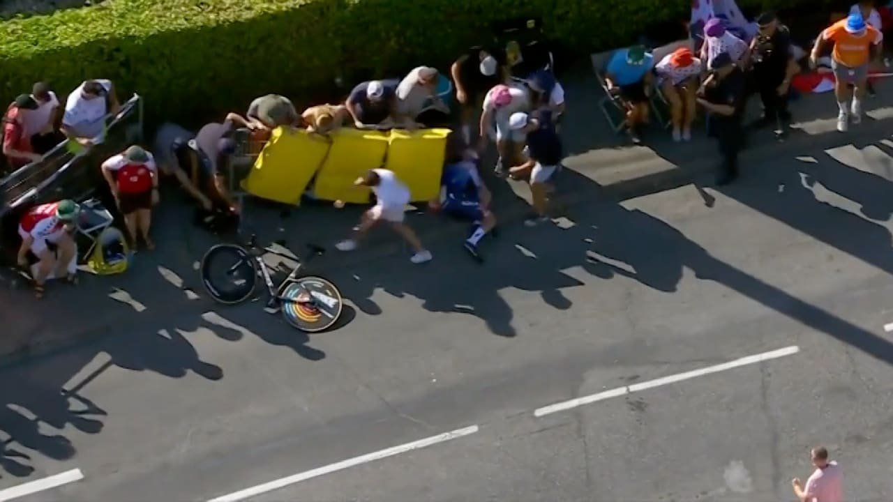 Tour de France: Florian Lipowitz stürzt, muss das Rennen aufgeben | Sport