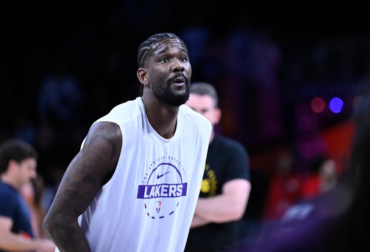 Lakers reportedly trading Deandre Ayton to Wizards for Jaden Hardy, 2 second-round picks