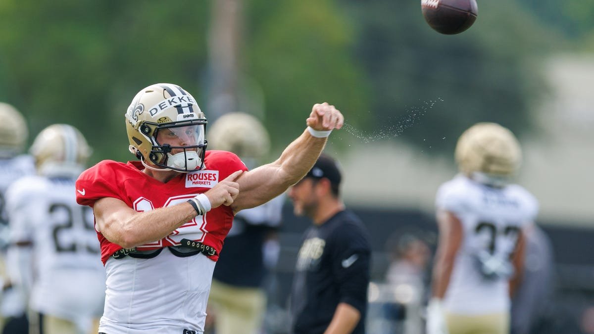 Saints reassign Taysom Hill’s No. 7 jersey to backup QB Hunter Dekkers