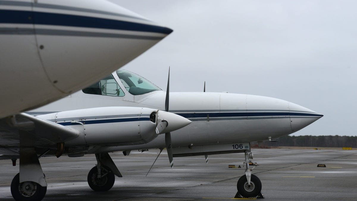 10 dead after plane crashes in the Bahamas