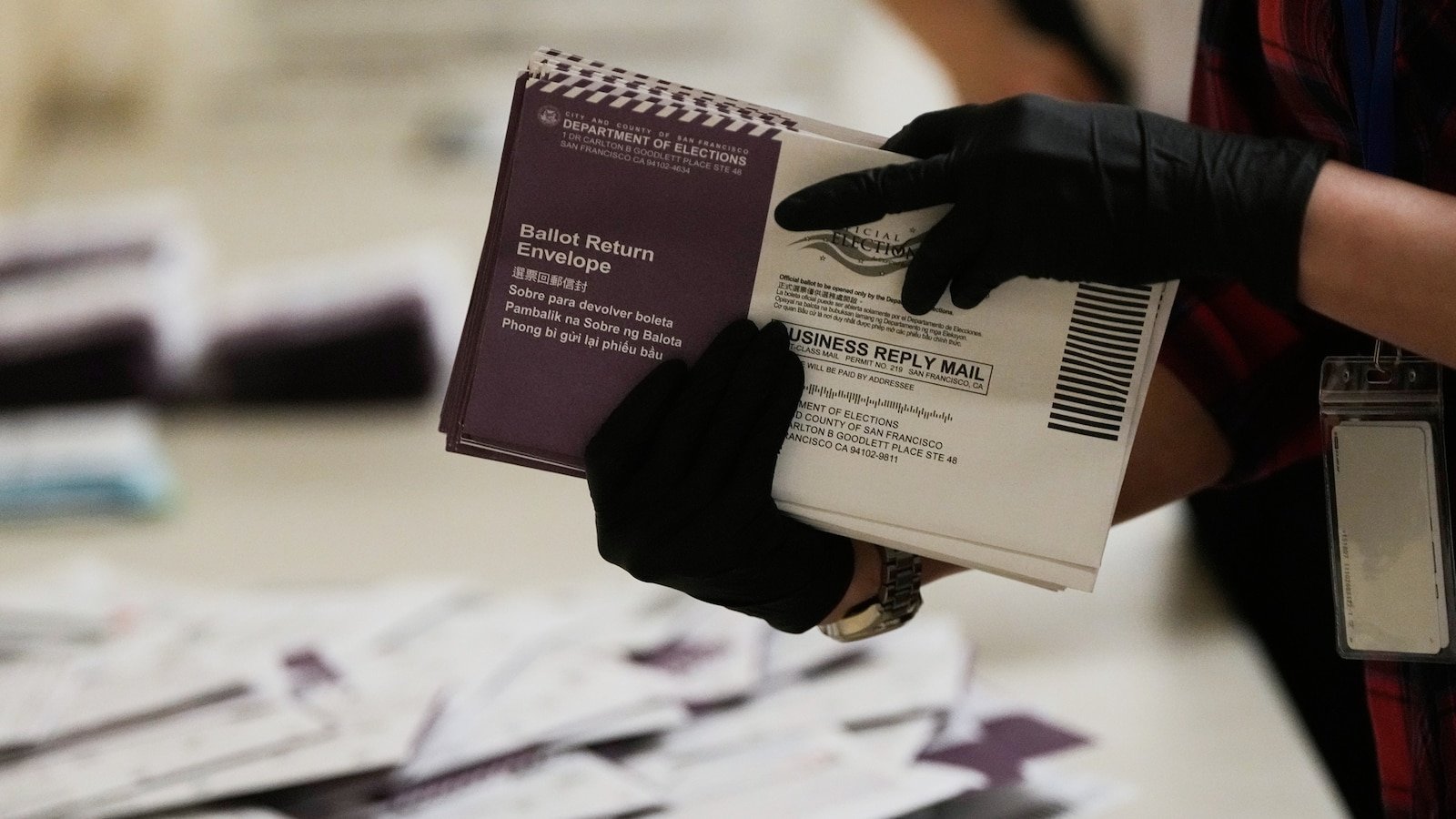 Appeals court gives Trump temporary win in mail-in voting fight